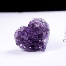 Load image into Gallery viewer, 1pc Natural Amethyst crystal cluster Heart Shaped Red Wine Bottle Vacuum Stopper Twist Cap Heart Shape Beer Champagne Cork
